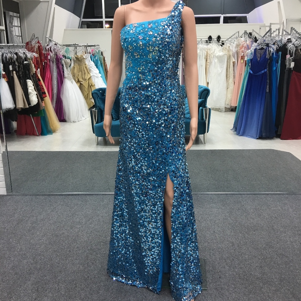 CLOSEOUT DRESS: SIZE 10